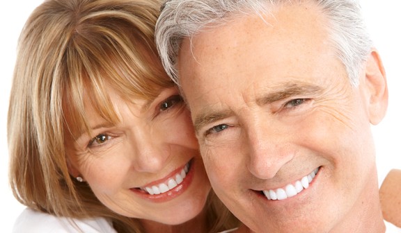 smiling-couple-dentures-sm